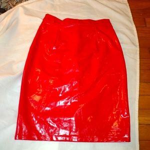 RED PATENT LEATHER SKIRT SIZE SMALL